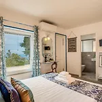 Olga Luxury קאפרי