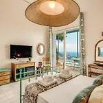 בית הארחה Olga Luxury 2*