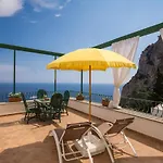 Olga Luxury 2* קאפרי