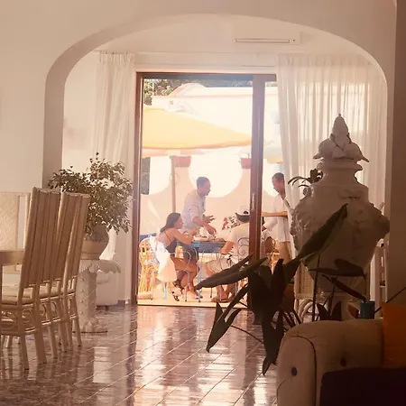 ゲストハウス Olga Luxury カプリ