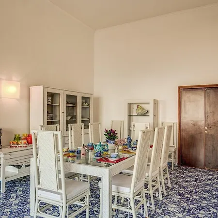 Olga Luxury 2* Κάπρι