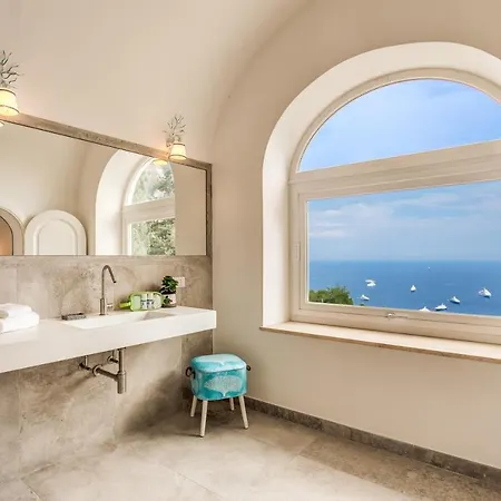 Olga Luxury カプリ