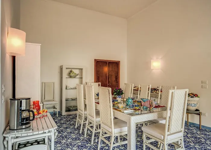 Olga Luxury 2* קאפרי